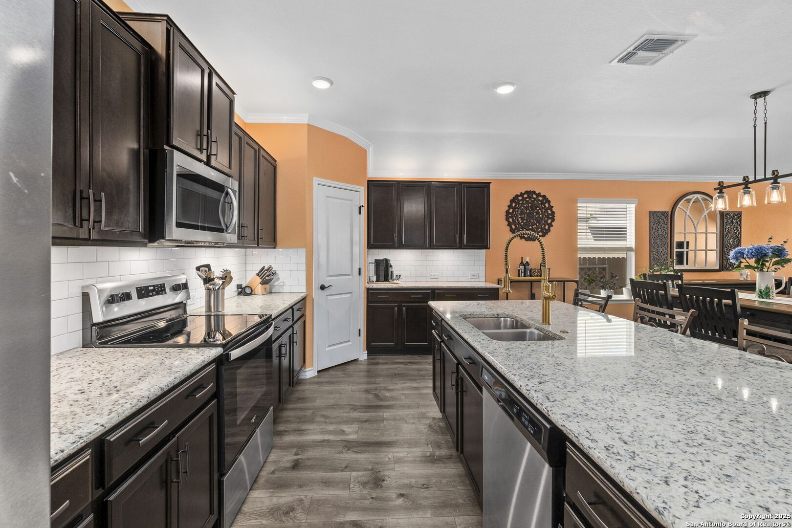 7015 Capella Cir