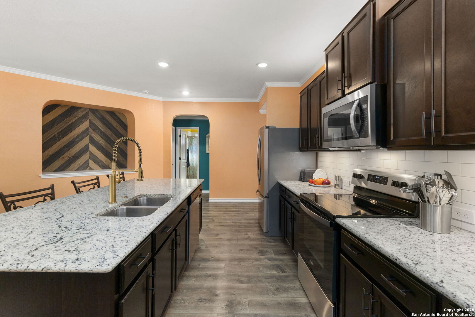 7015 Capella Cir