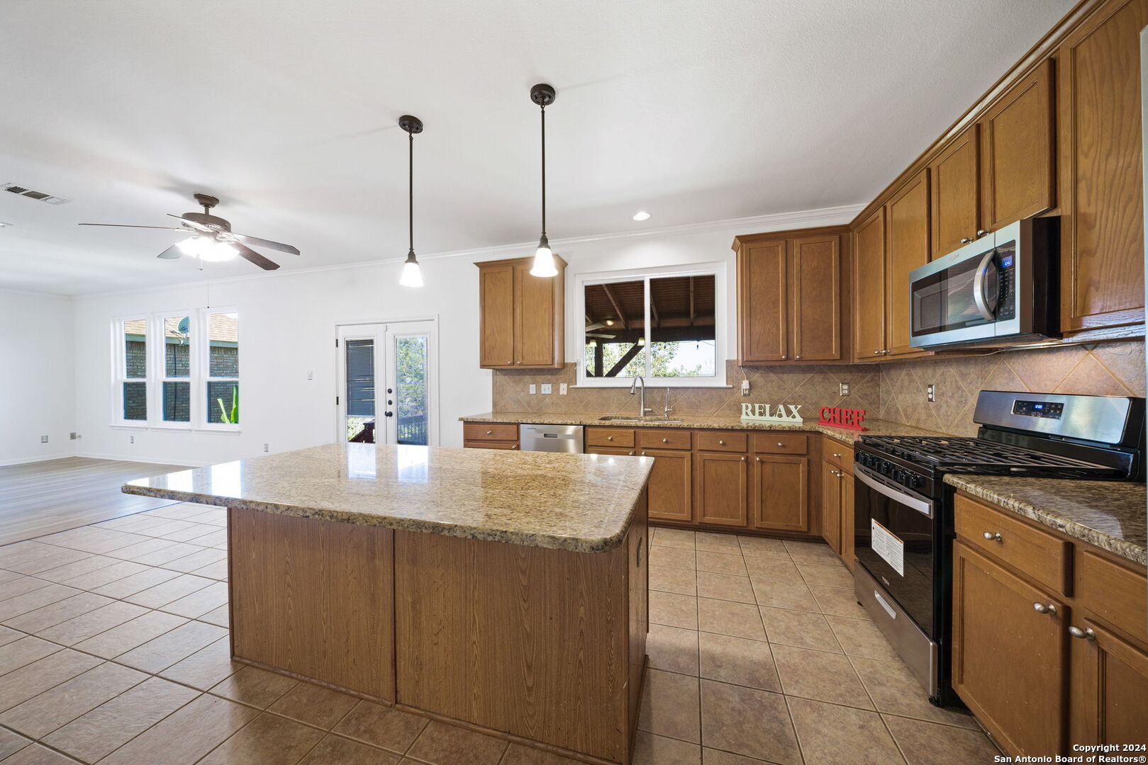 815 WINDHURST