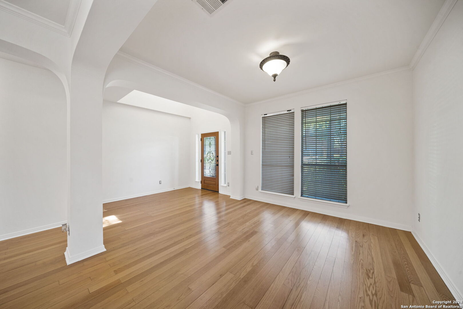 815 WINDHURST