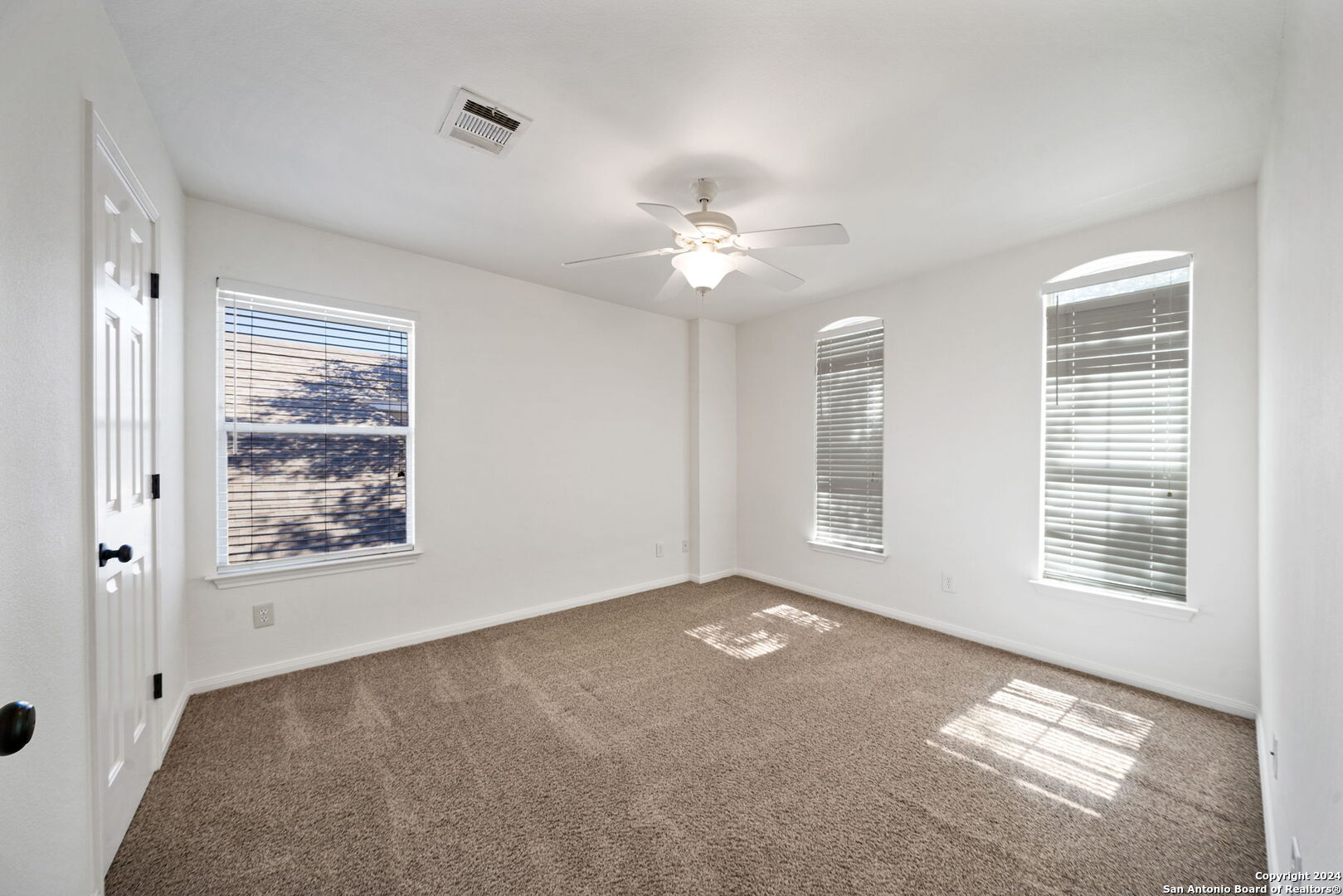 815 WINDHURST