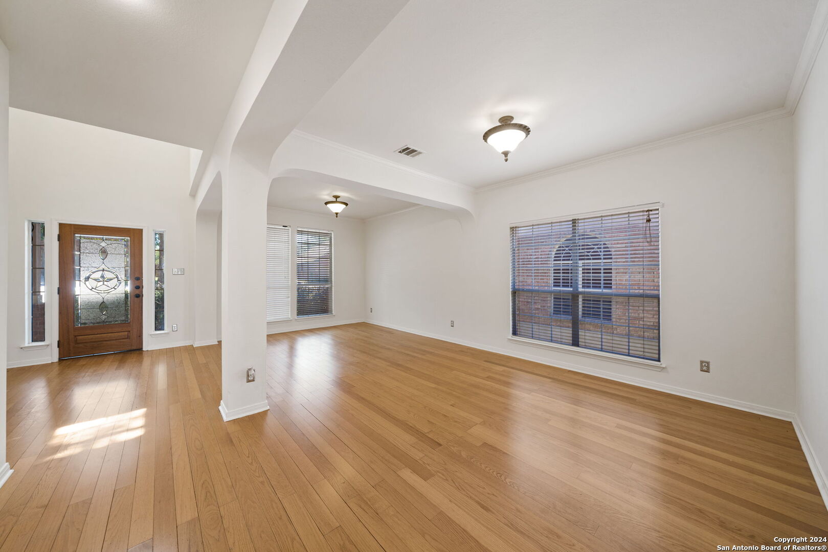 815 WINDHURST