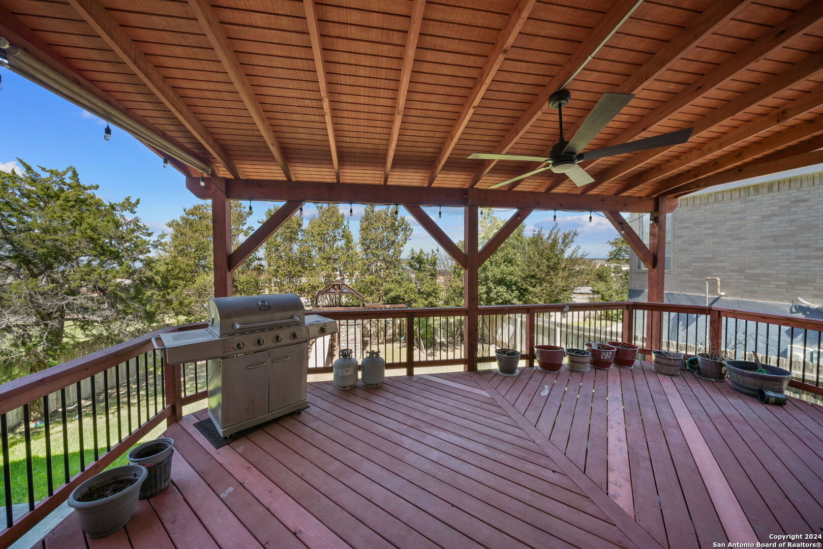 815 WINDHURST