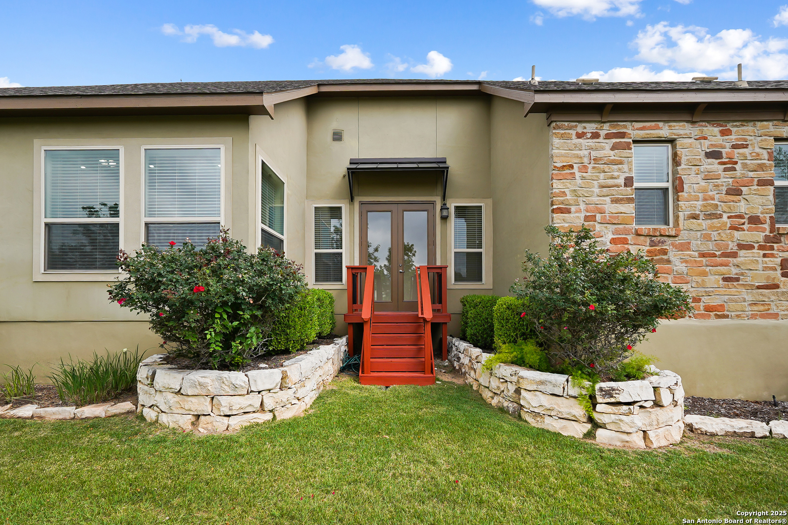 4703 Amorosa
