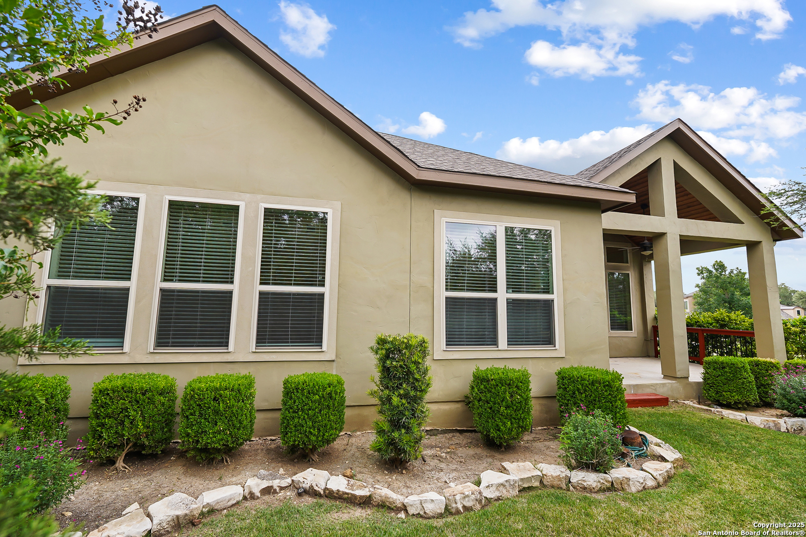 4703 Amorosa