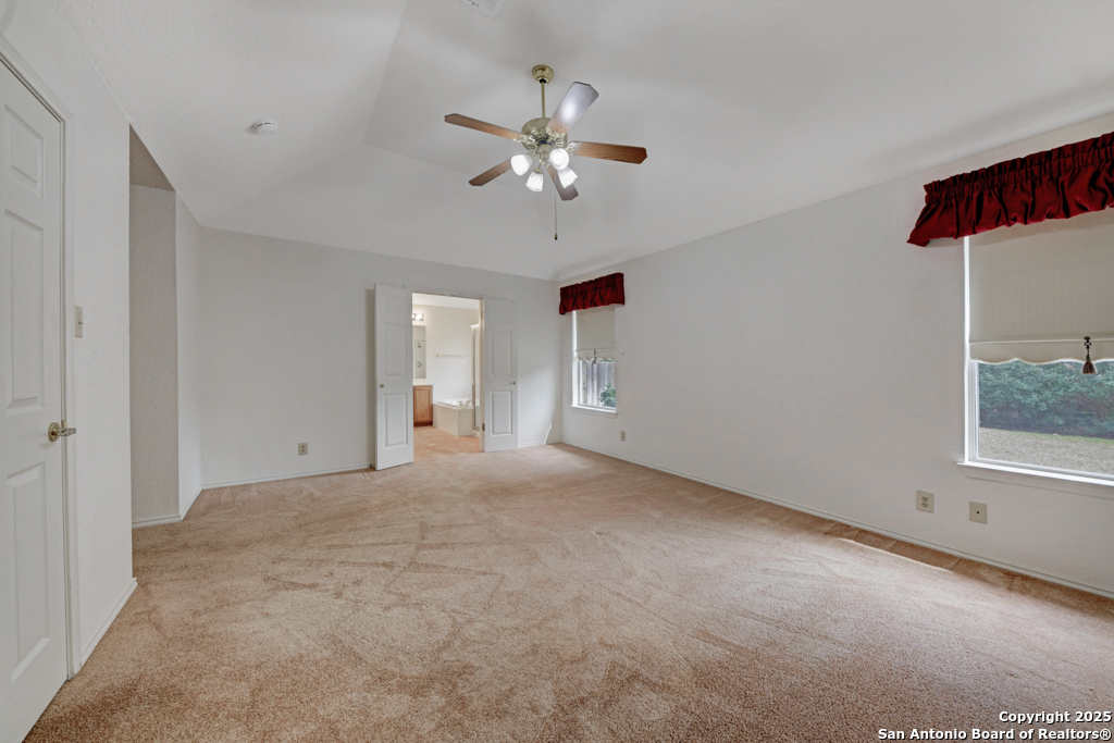 9406 Llano Verde