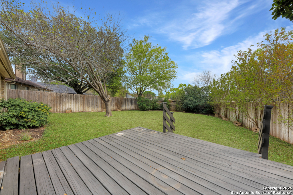 9406 Llano Verde