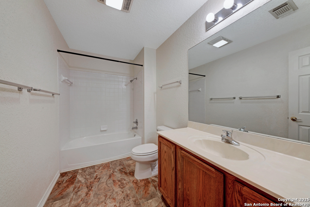 9406 Llano Verde