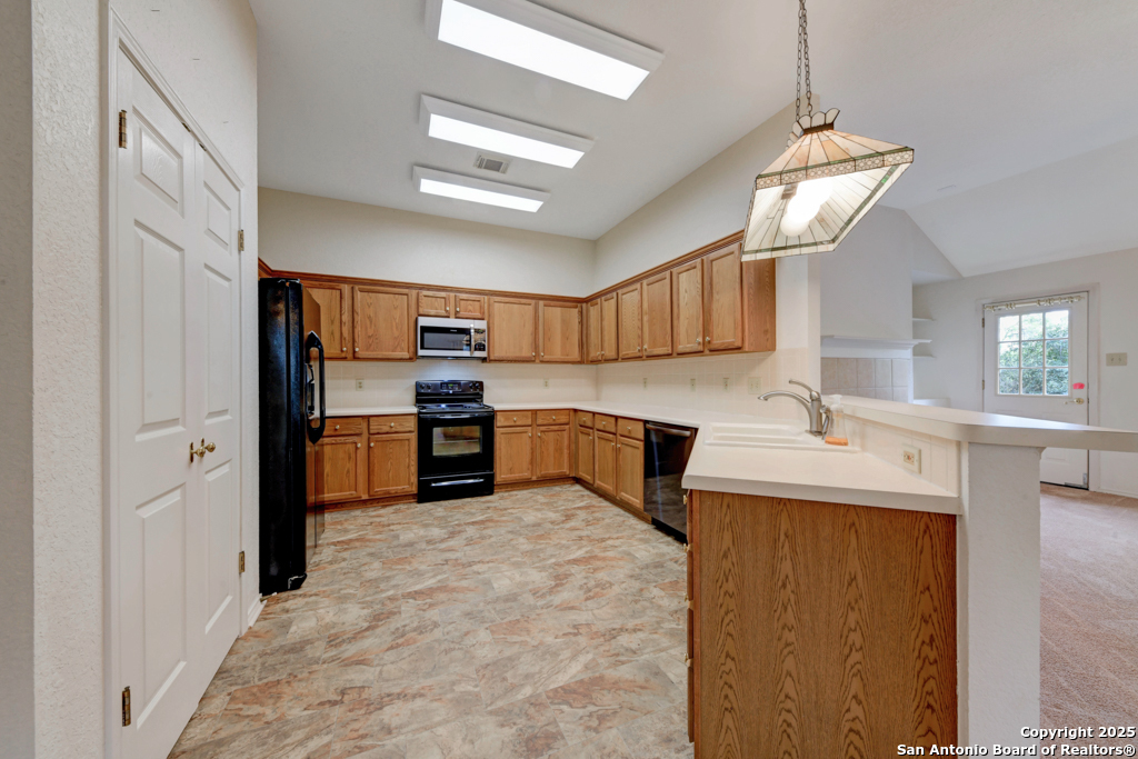 9406 Llano Verde