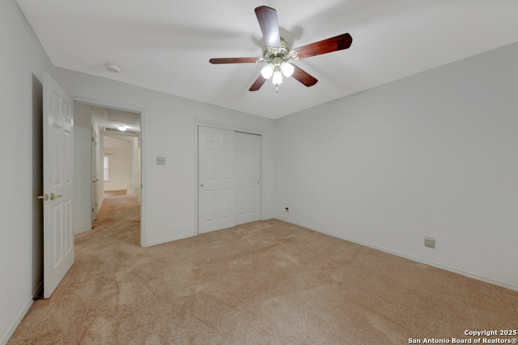 9406 Llano Verde