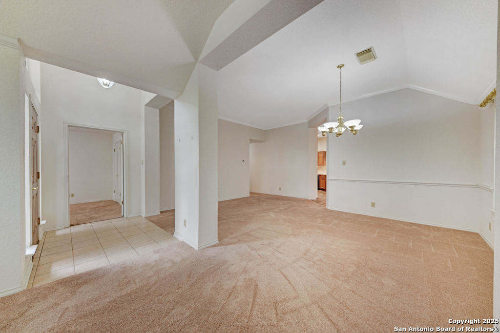 9406 Llano Verde