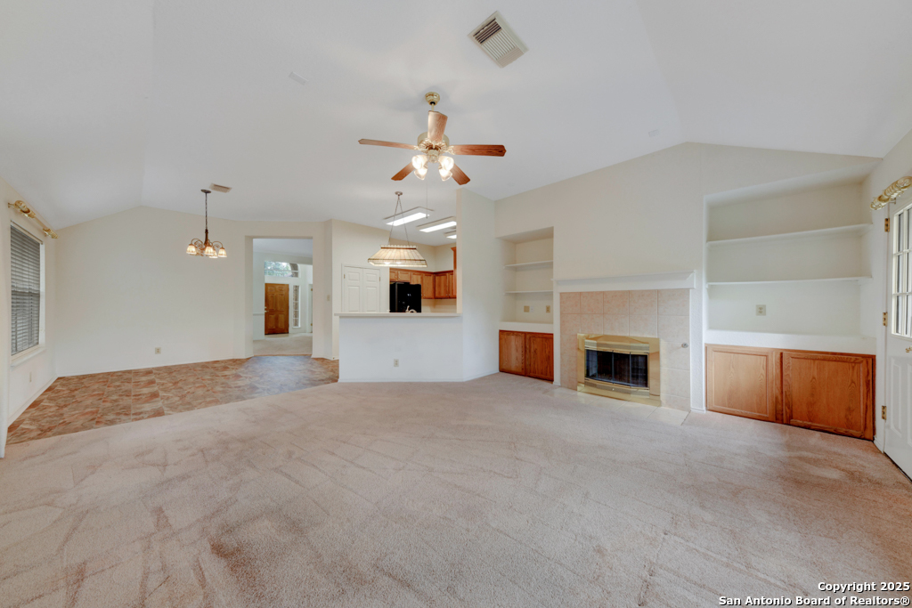 9406 Llano Verde