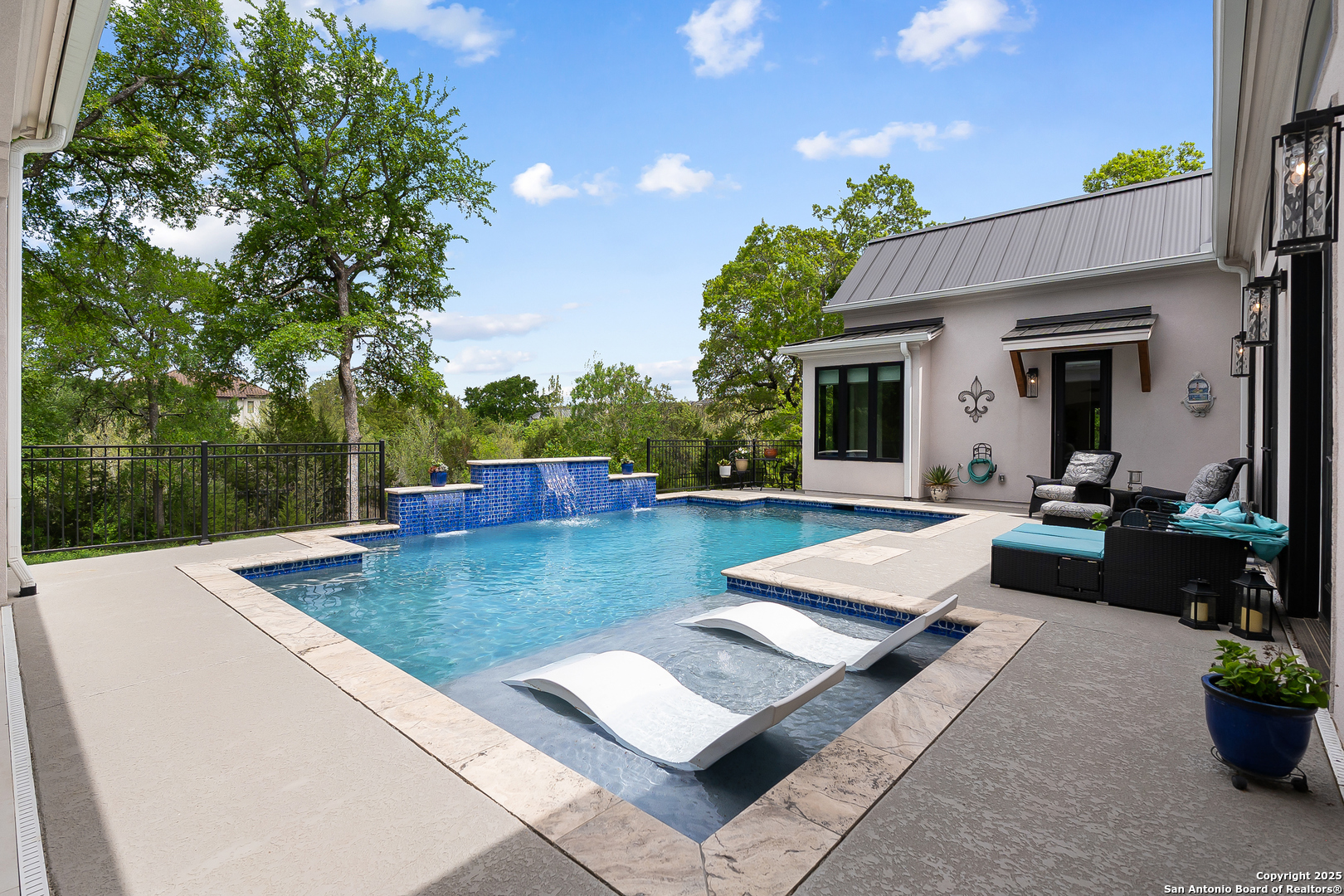 11207 Paraisio Bluff