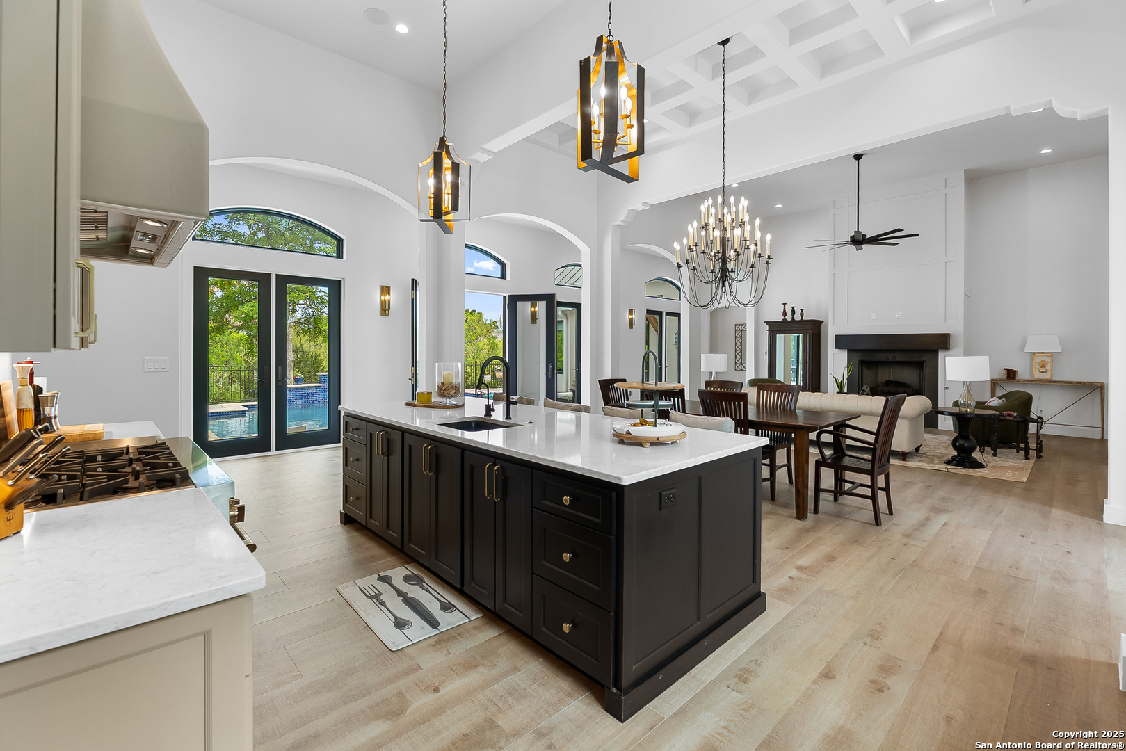 11207 Paraisio Bluff