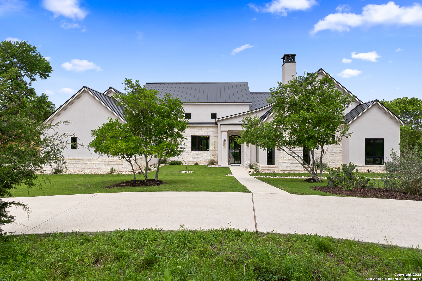 11207 Paraisio Bluff