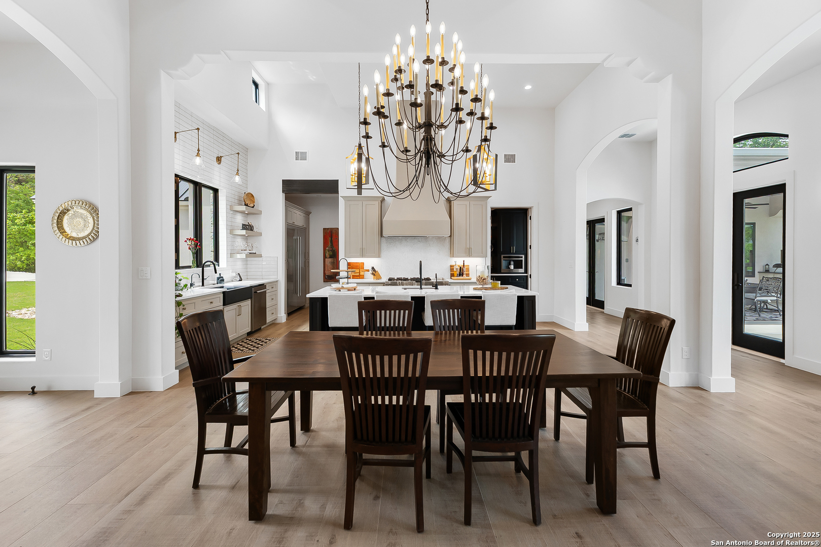 11207 Paraisio Bluff