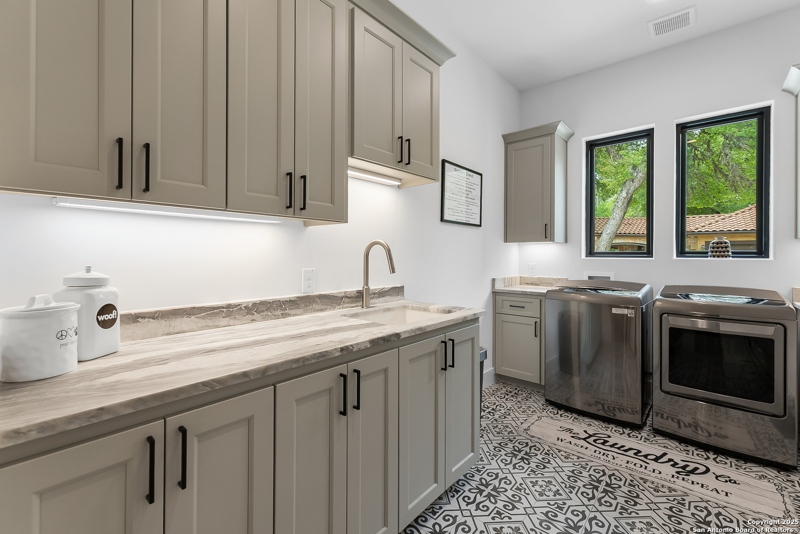 11207 Paraisio Bluff