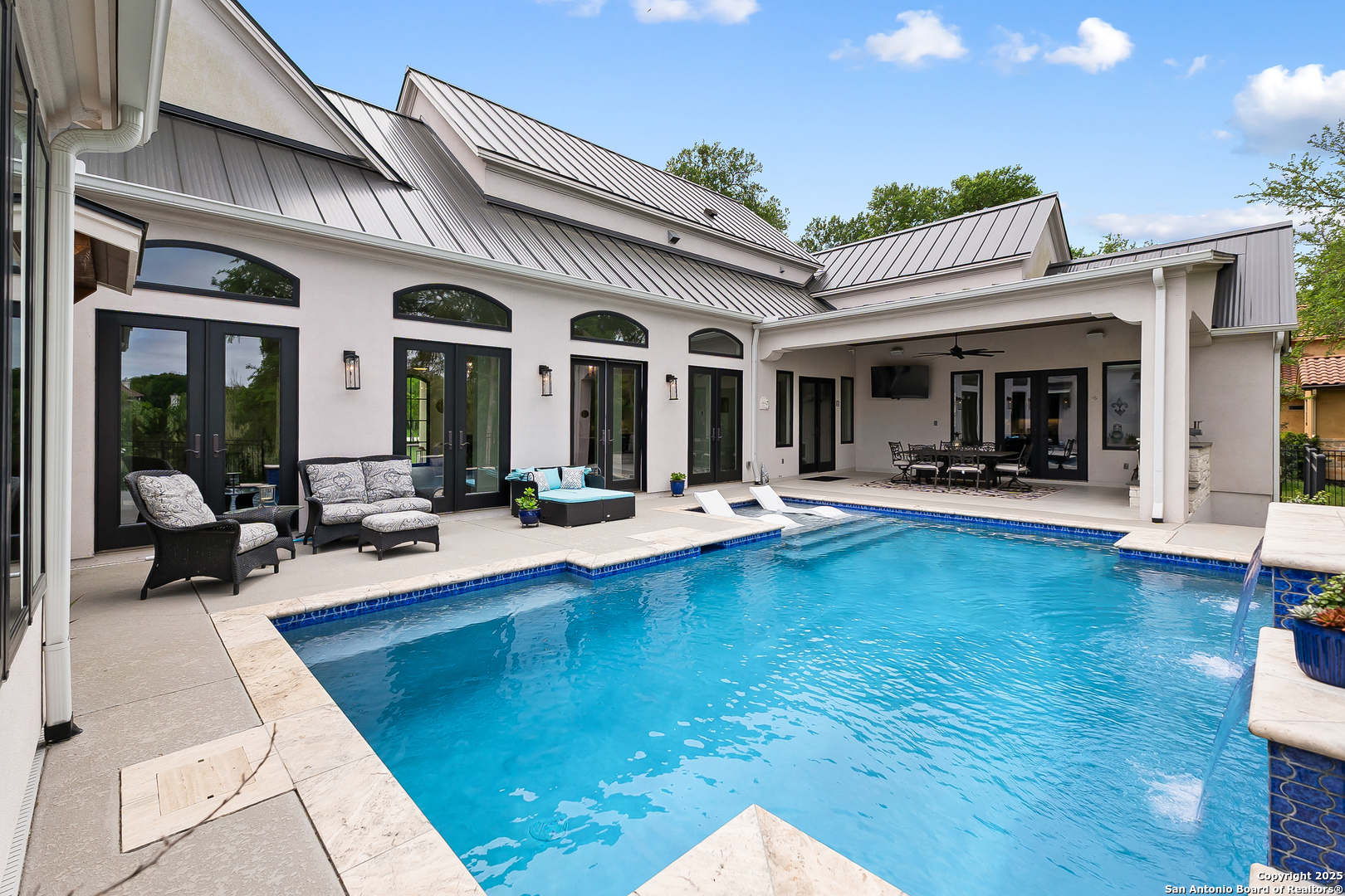 11207 Paraisio Bluff