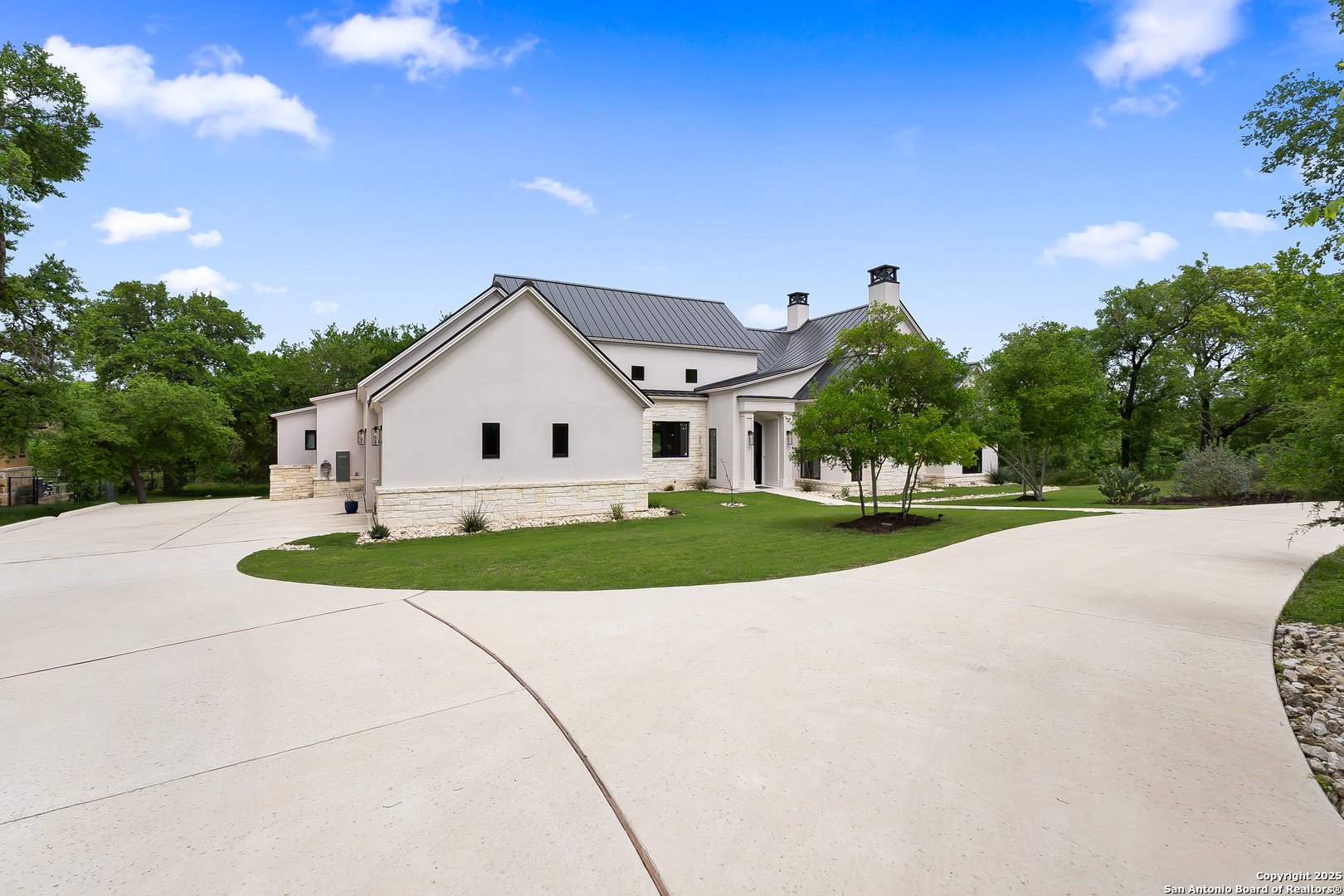 11207 Paraisio Bluff