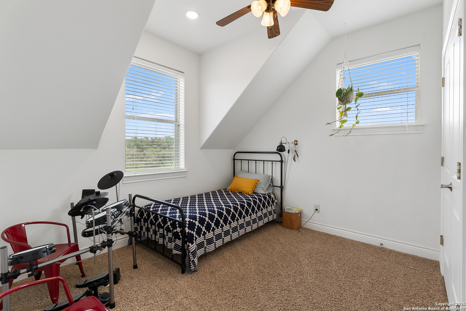 109 Timber View Dr