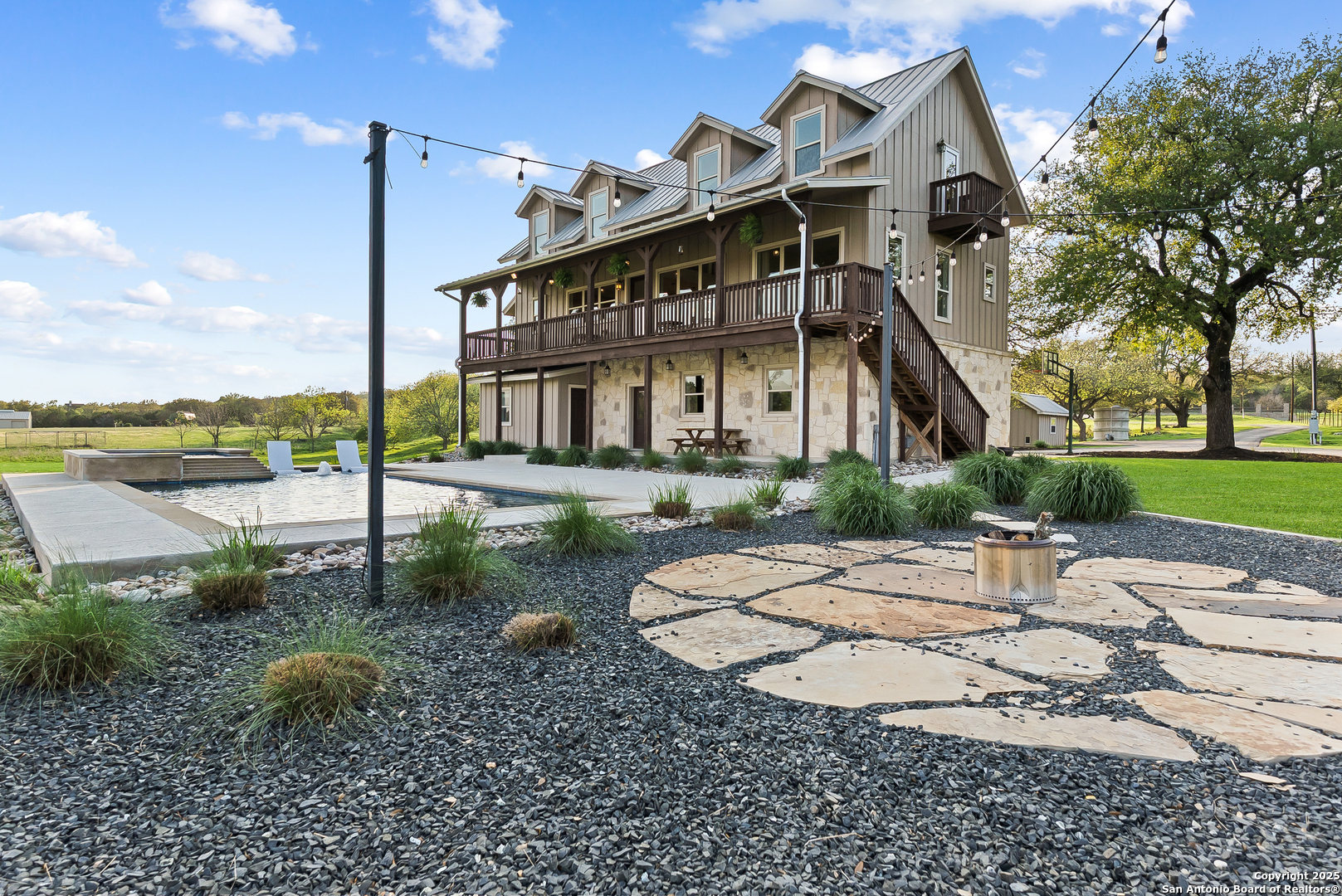 109 Timber View Dr