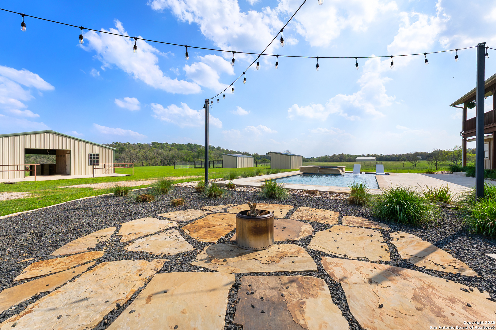 109 Timber View Dr