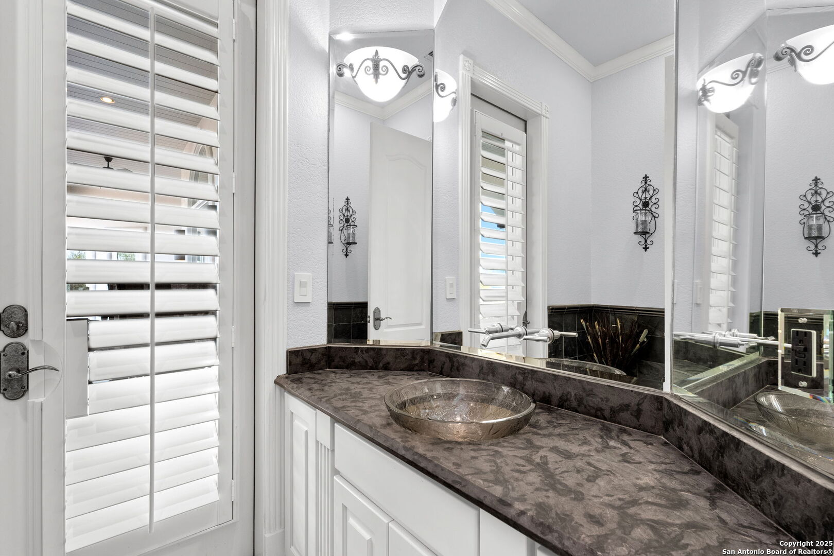 155 Camino Del Reserve