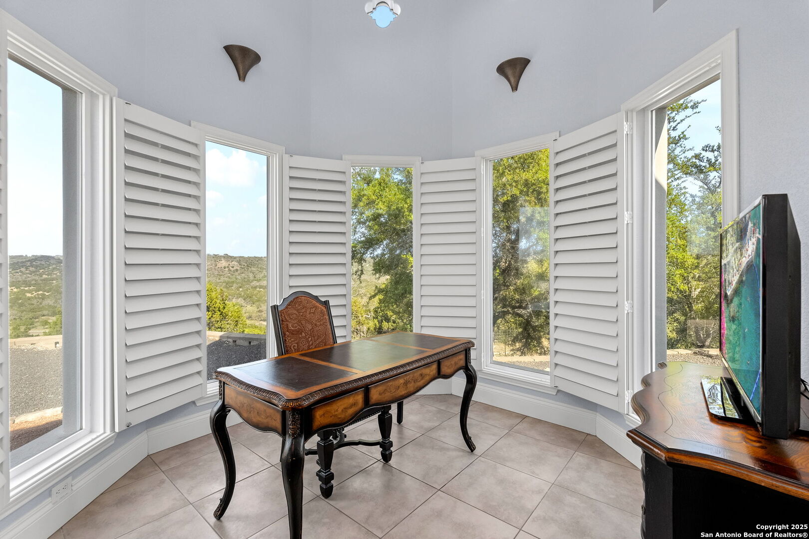 155 Camino Del Reserve