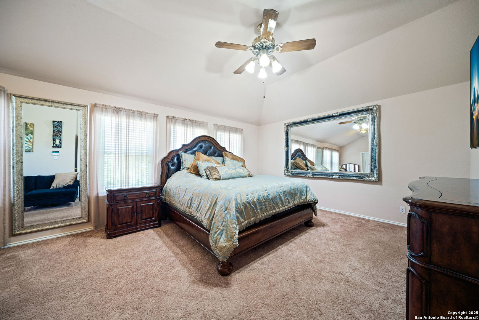 4645 Red Rock