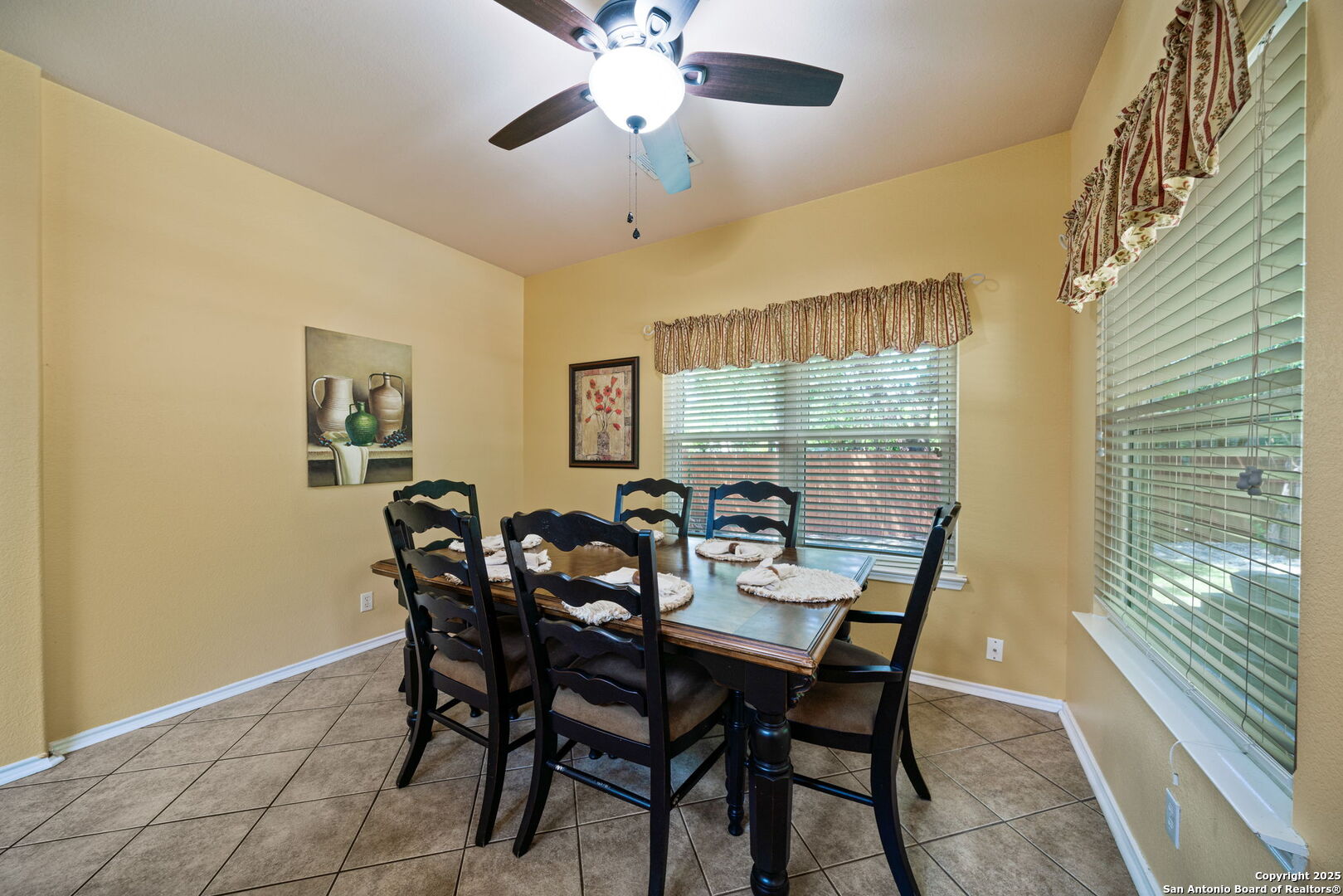 4645 Red Rock