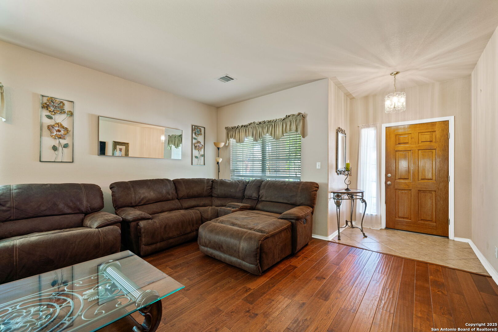 4645 Red Rock