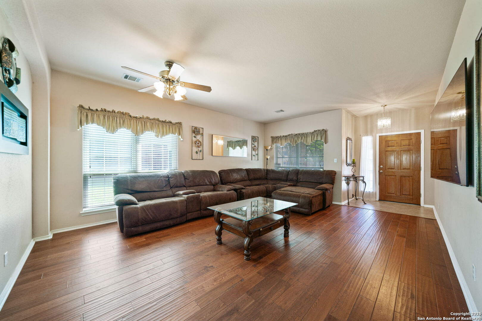 4645 Red Rock