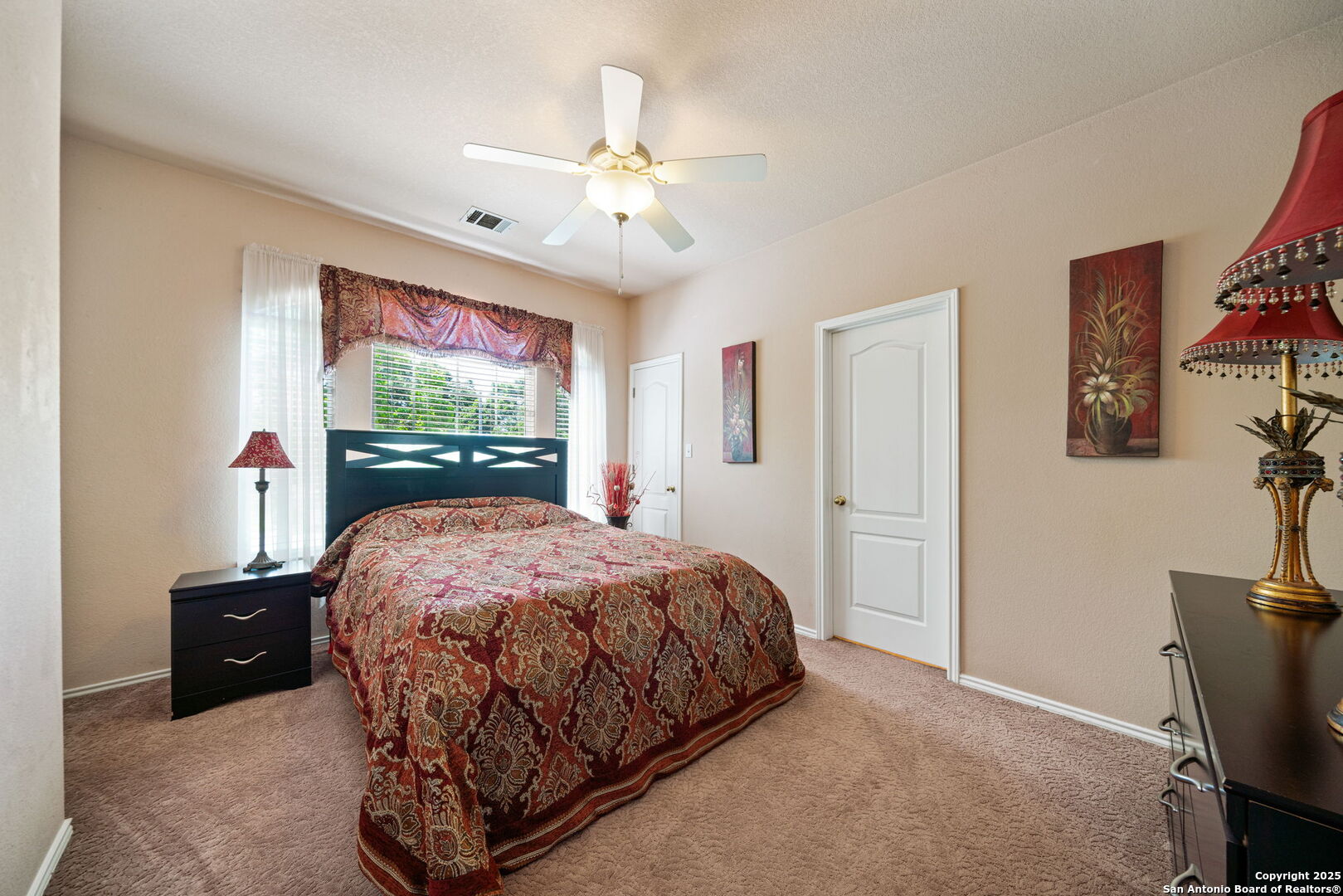 4645 Red Rock
