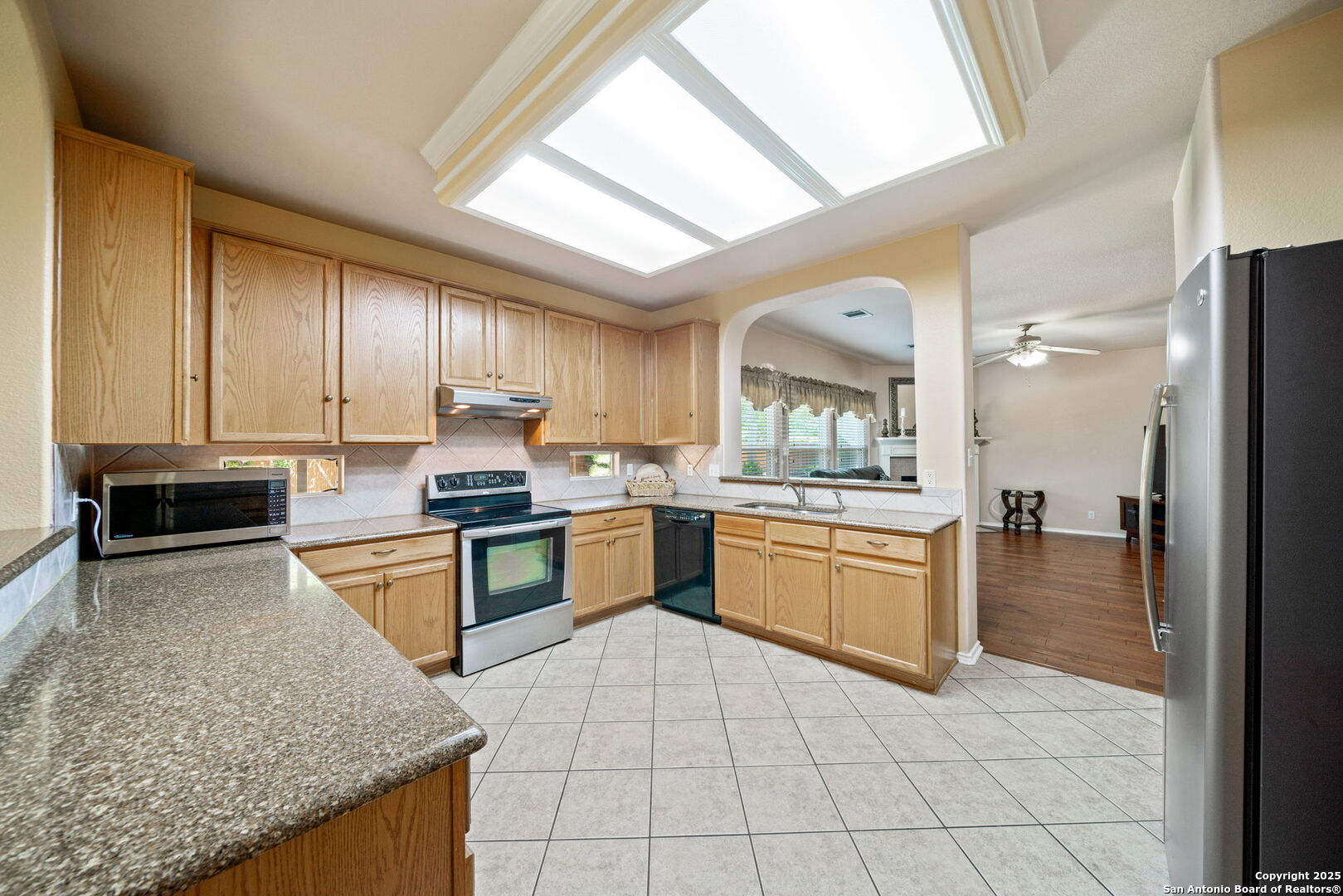 4645 Red Rock