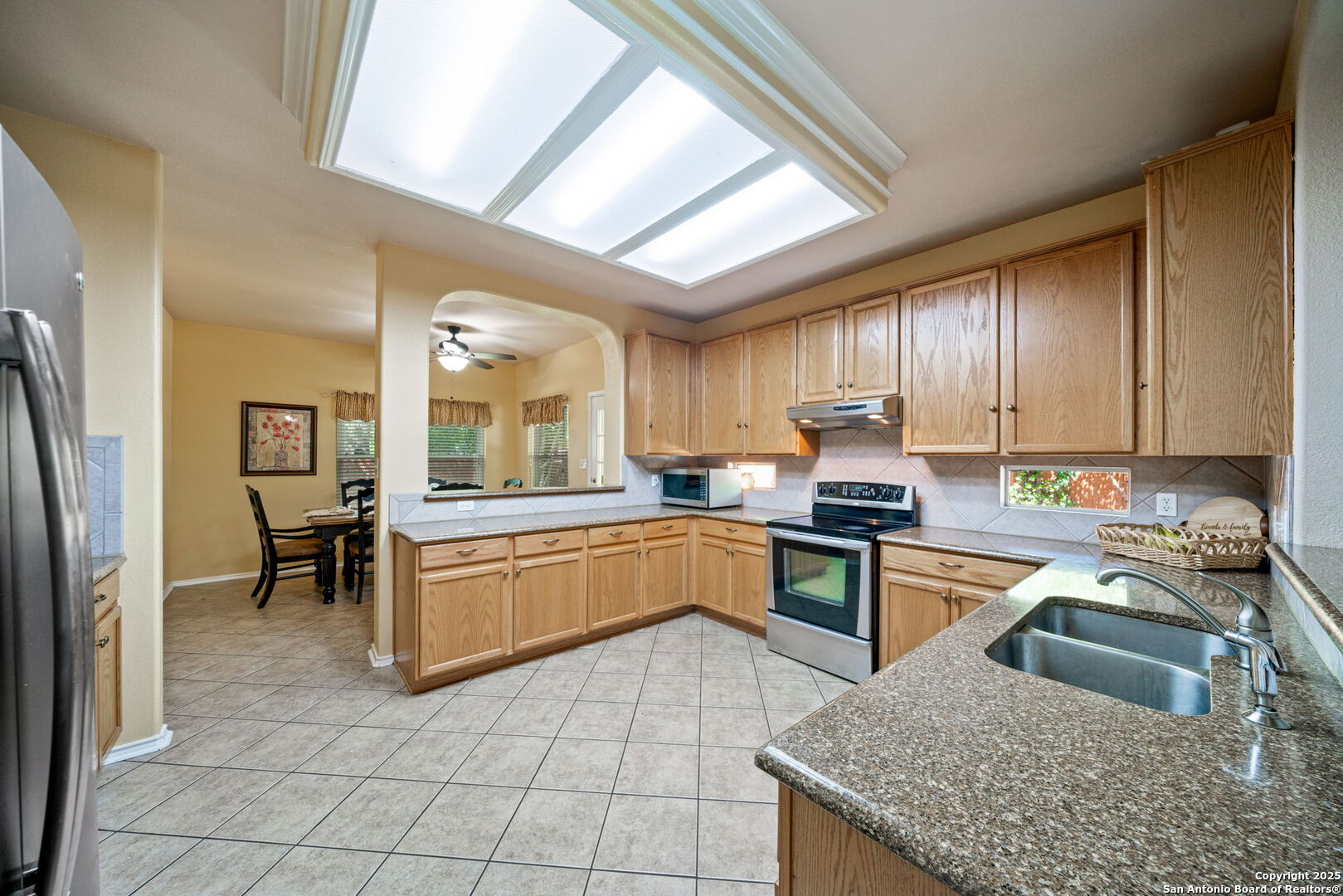 4645 Red Rock