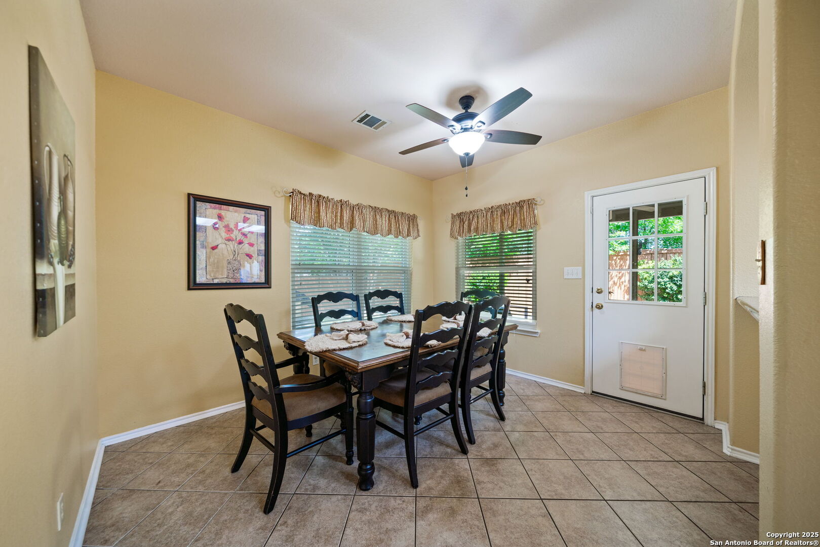 4645 Red Rock