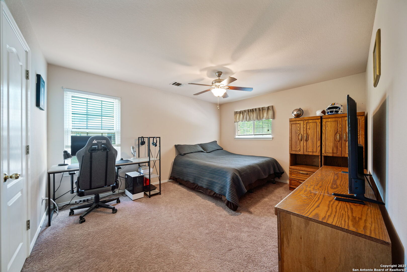 4645 Red Rock
