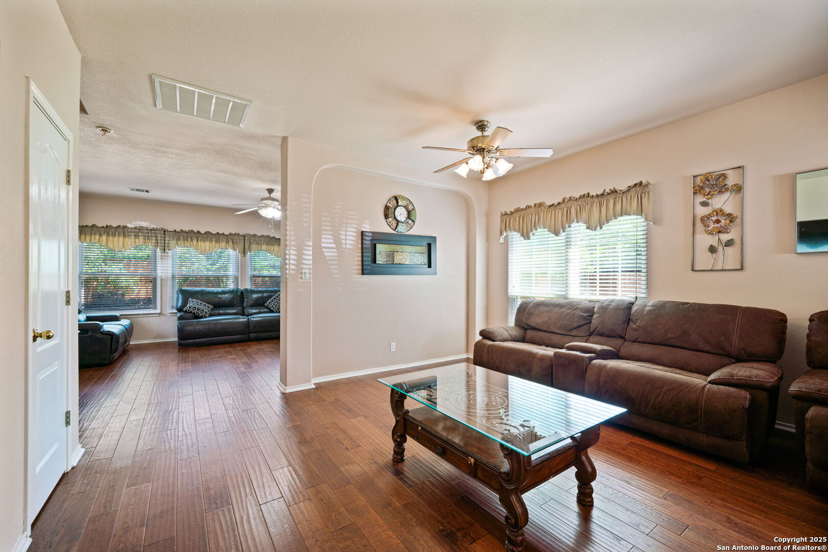 4645 Red Rock