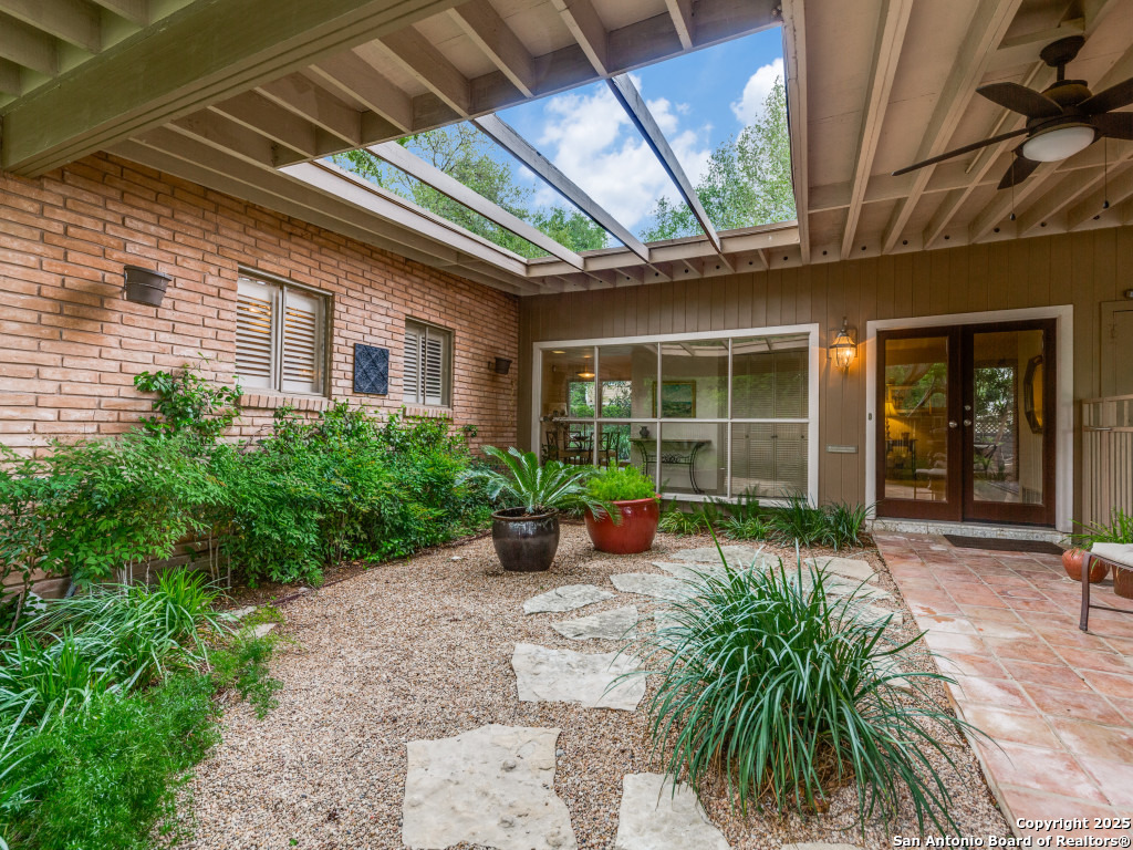 104 Coventry Ln.