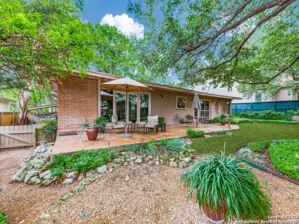 104 Coventry Ln.
