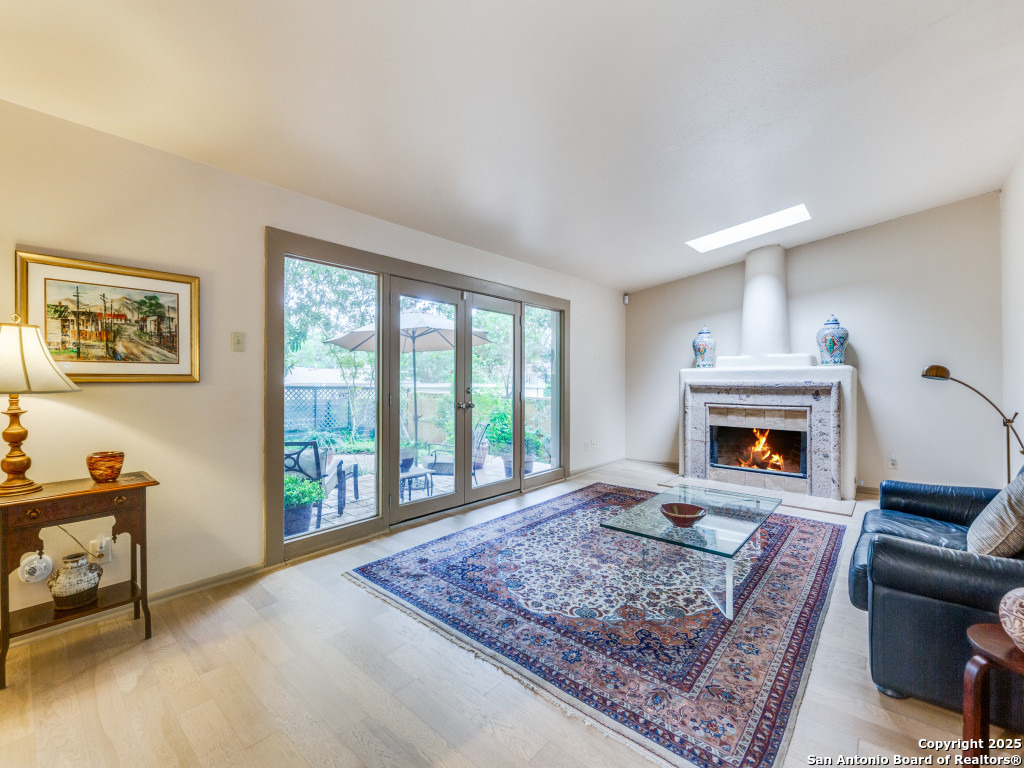 104 Coventry Ln.