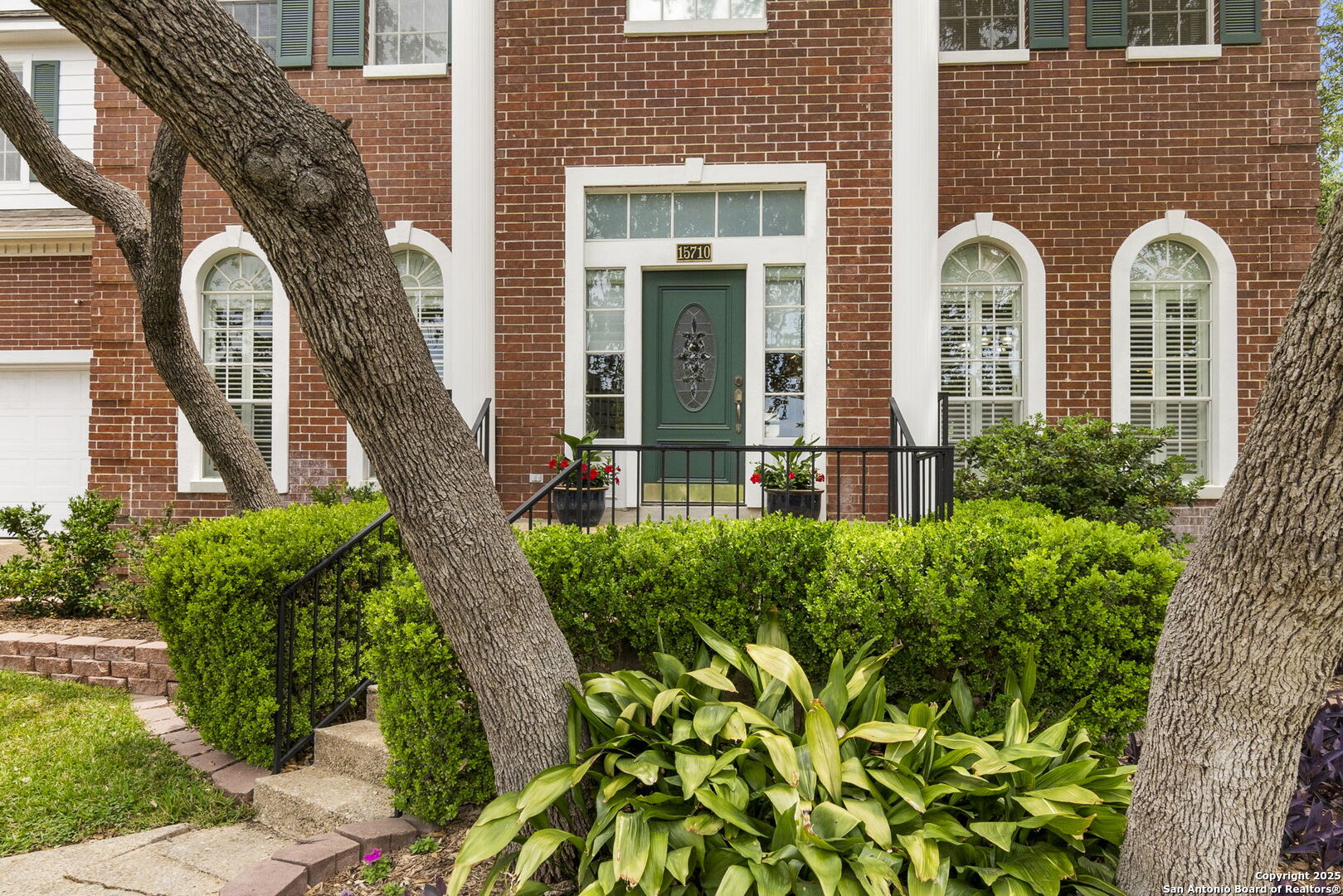 15710 Dawn Crest
