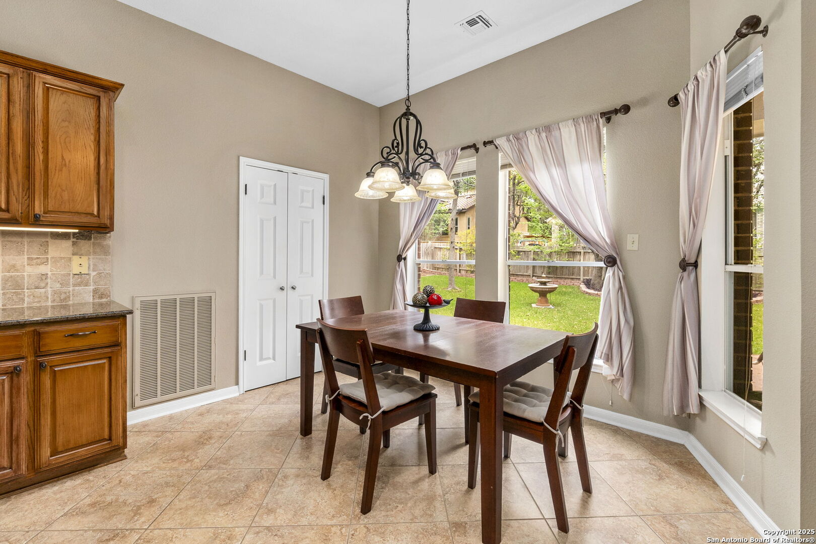 15710 Dawn Crest