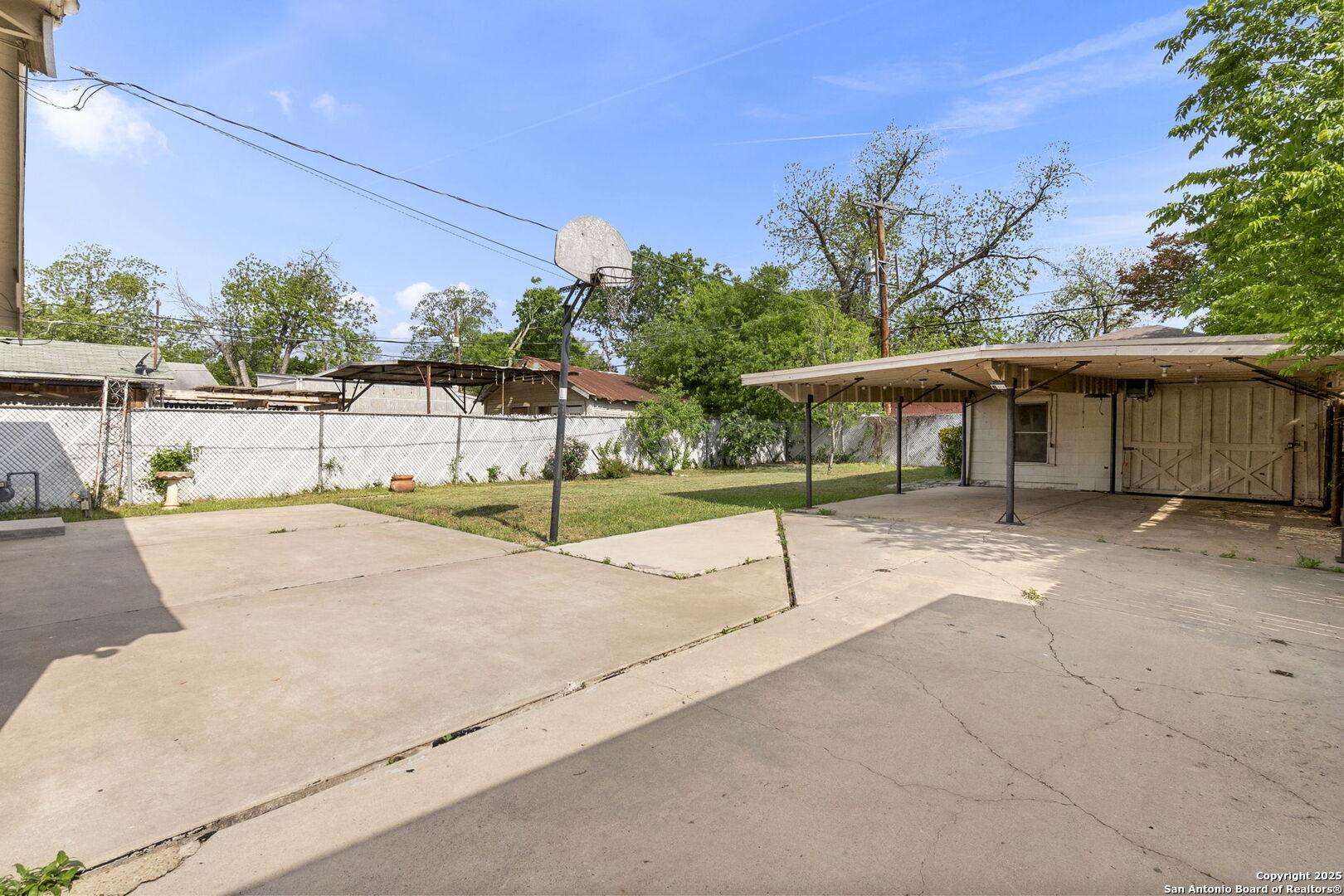 1141 E Highland Blvd