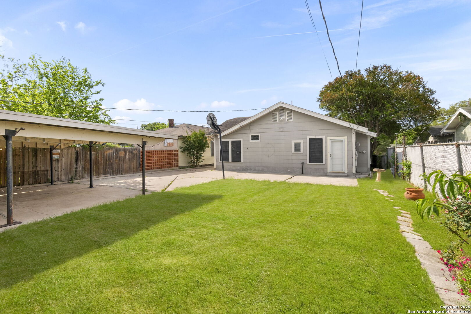 1141 E Highland Blvd