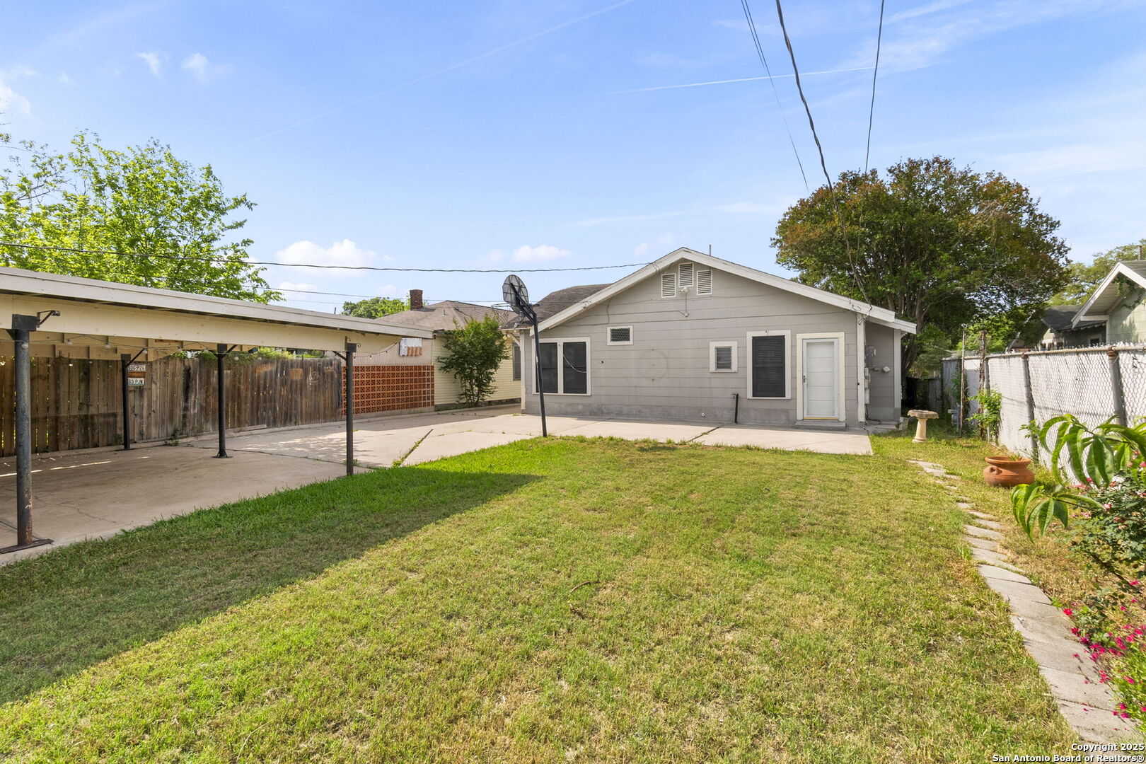 1141 E Highland Blvd