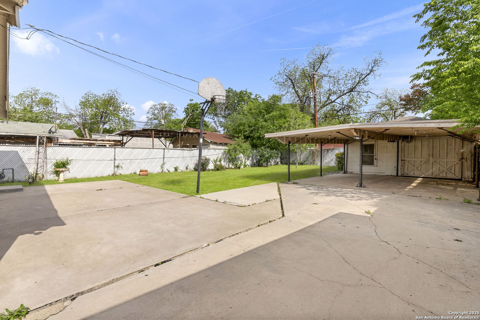 1141 E Highland Blvd