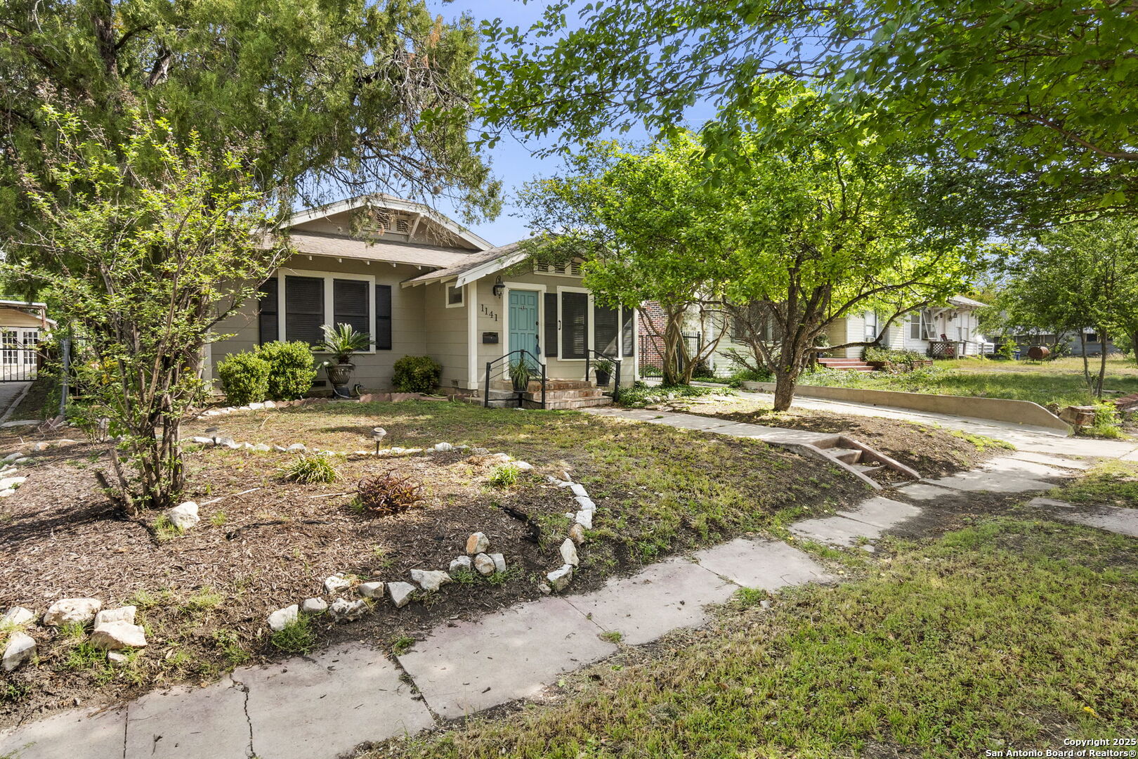 1141 E Highland Blvd