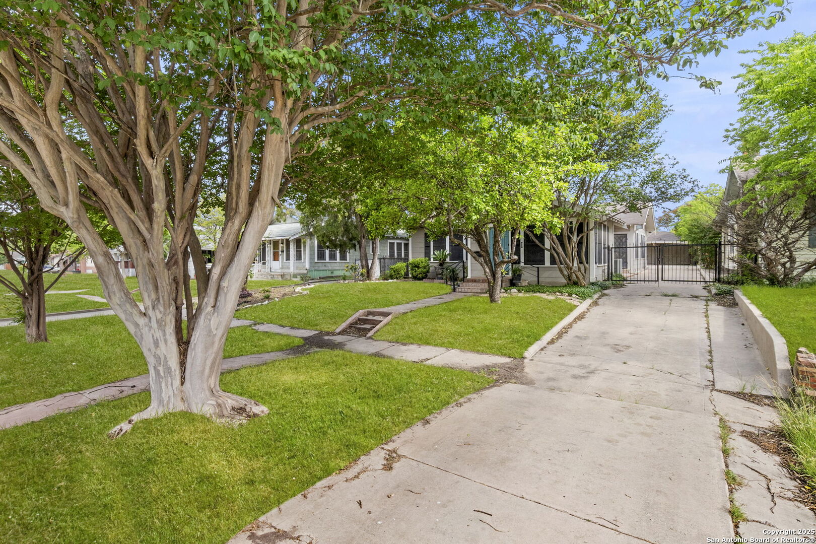 1141 E Highland Blvd