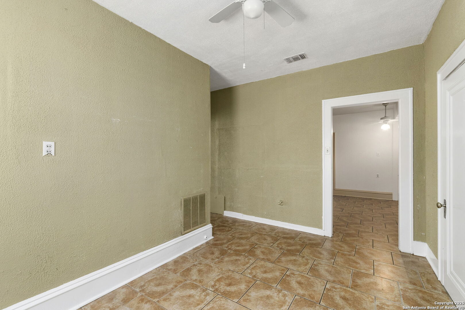 1141 E Highland Blvd